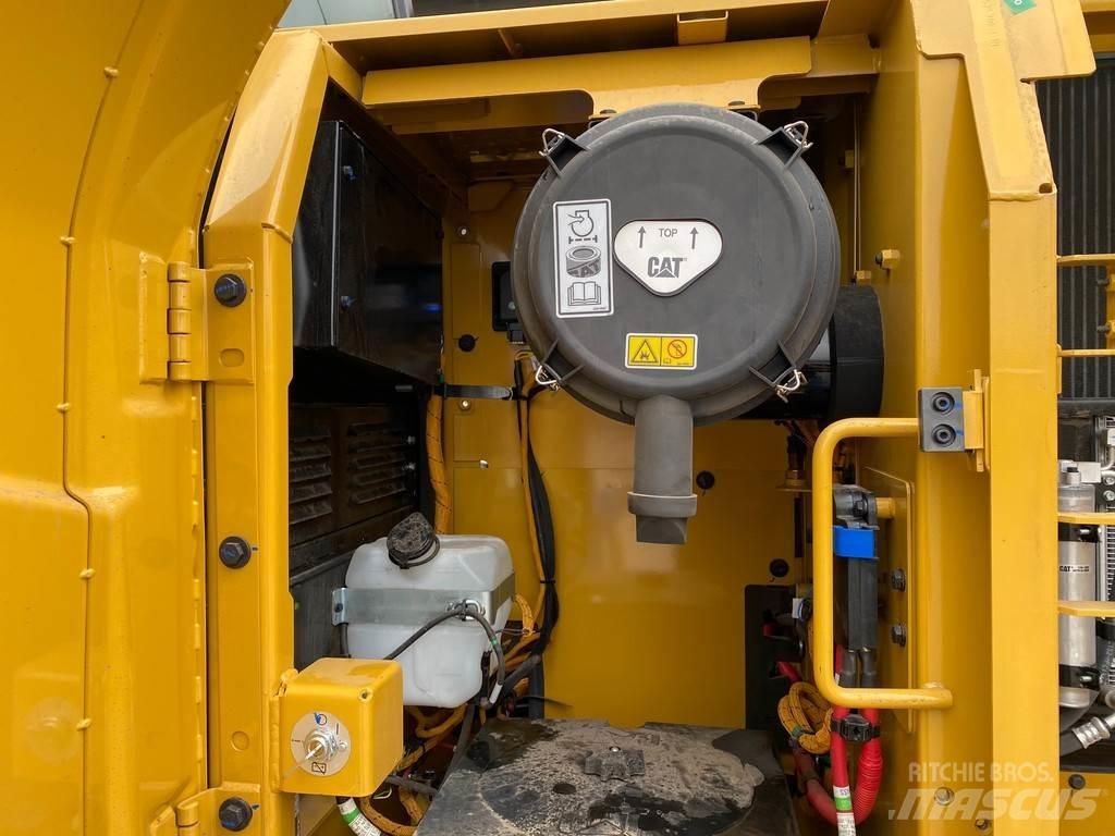 CAT 323D3 Escavadoras de rastos