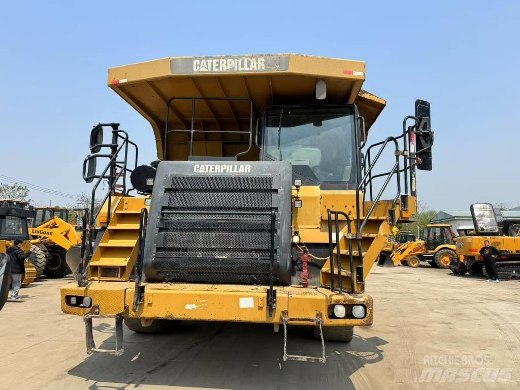CAT 773 F Camiőes dumper basculantes rígidos