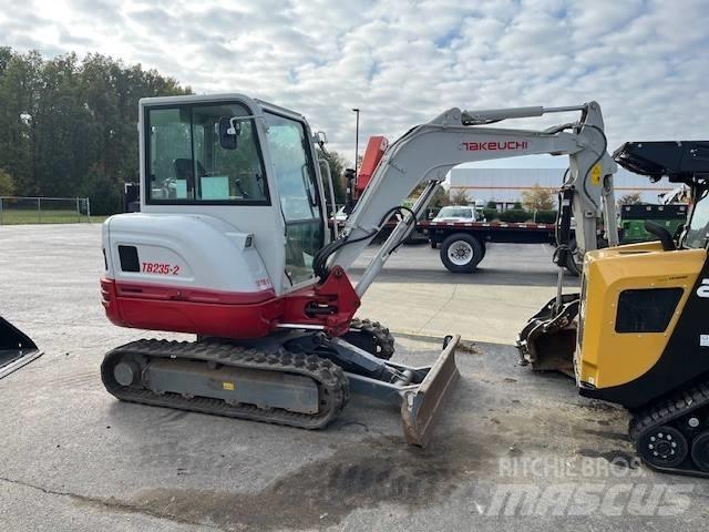 Takeuchi TB235 Mini Escavadoras <7t