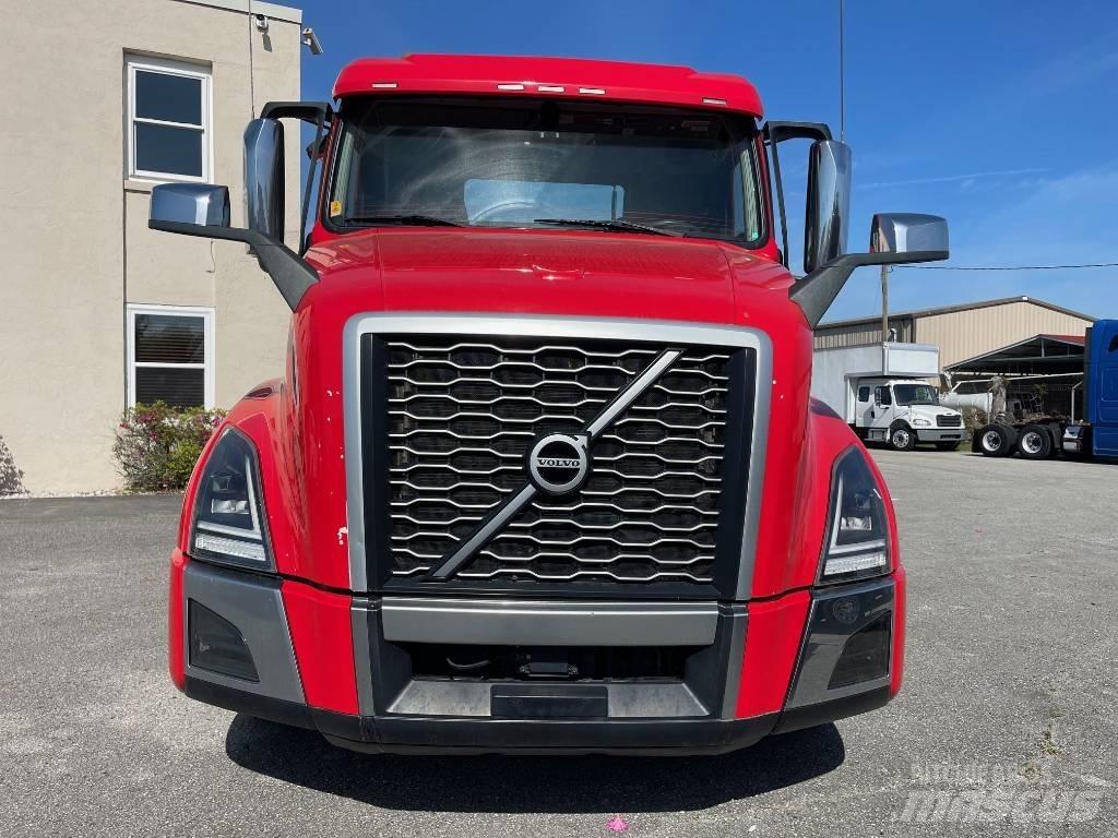 Volvo VNL64T300 Tractores (camiões)