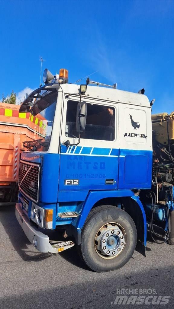 Volvo F 12 Camiões grua