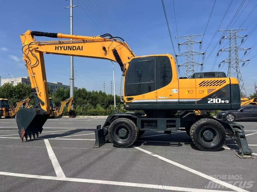 Hyundai R210W-9 Escavadoras de rodas
