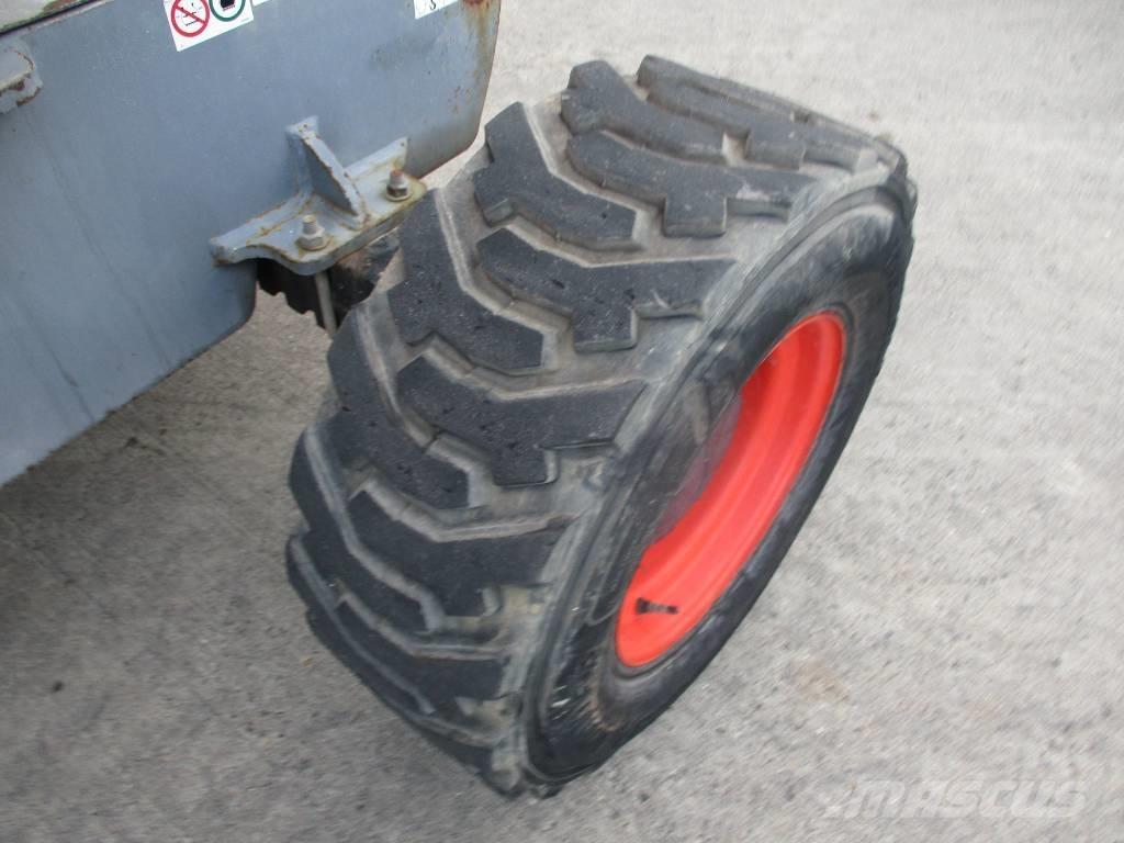 SkyJack SJ 51AJ (395) Plataformas de braço compactas auto-propulsão