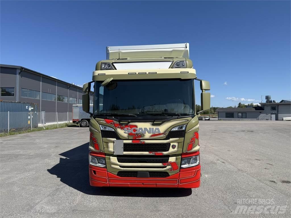 Scania P320 4X2 Camiões de caixa fechada