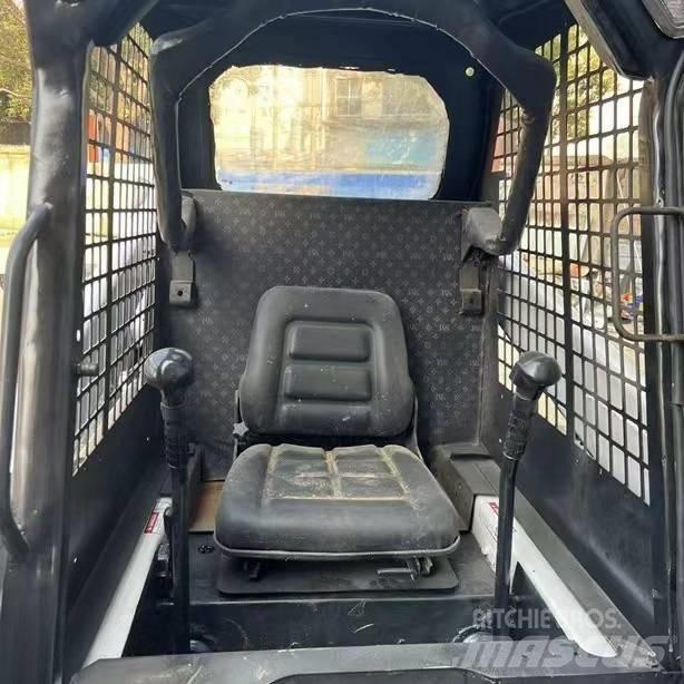 Bobcat S 160 Carregadoras de direcção deslizante