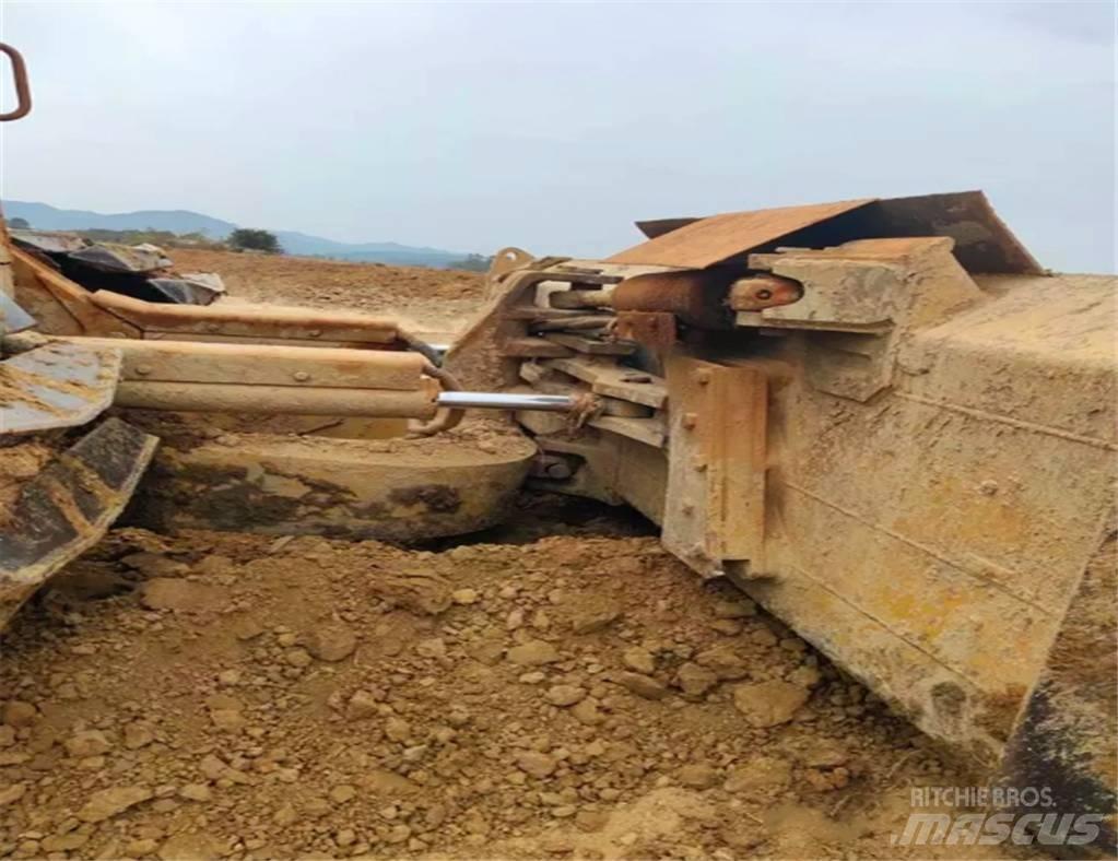 CAT D 6 N Dozers - Tratores rastos