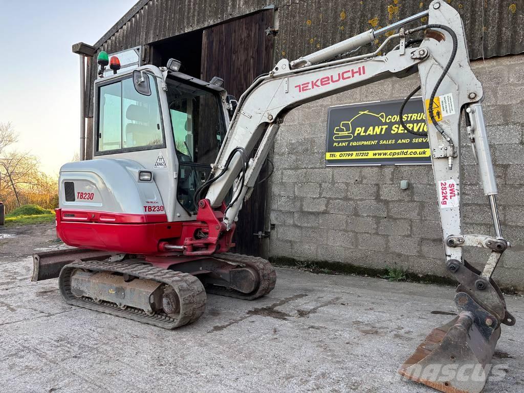 Takeuchi TB 230 Mini Escavadoras <7t