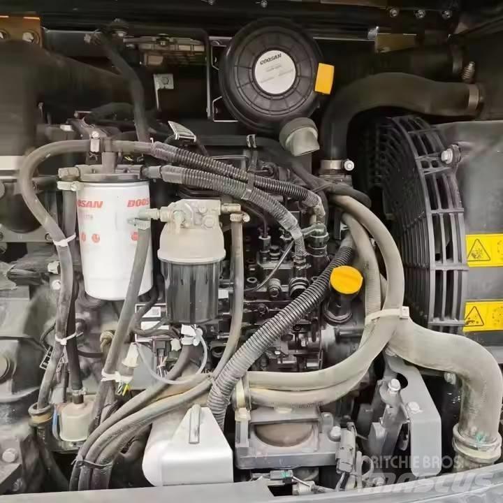 Doosan DX60W Escavadoras de rodas