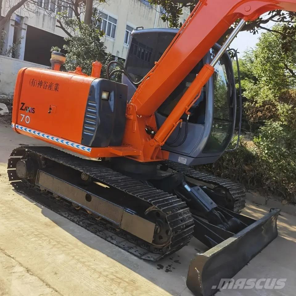 Hitachi ZX70 Escavadoras Midi 7t - 12t