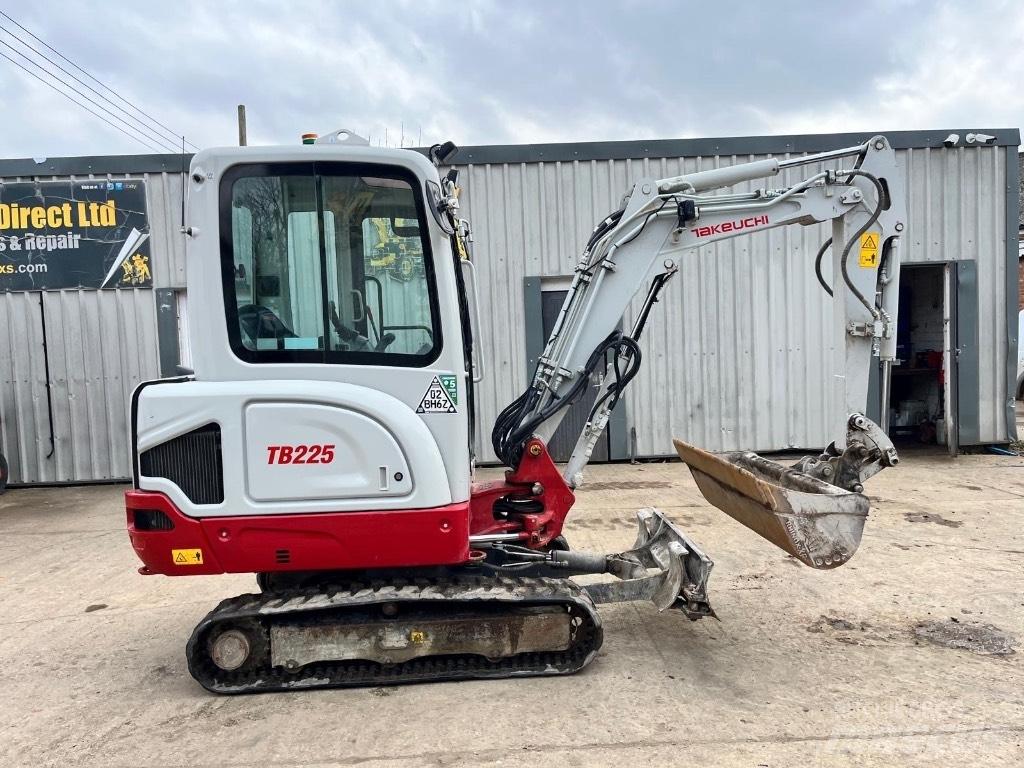Takeuchi TB 225 Mini Escavadoras <7t