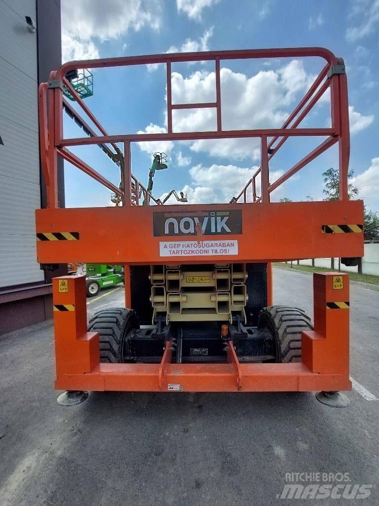 JLG 330 LRT MEGADECK Elevadores de tesoura