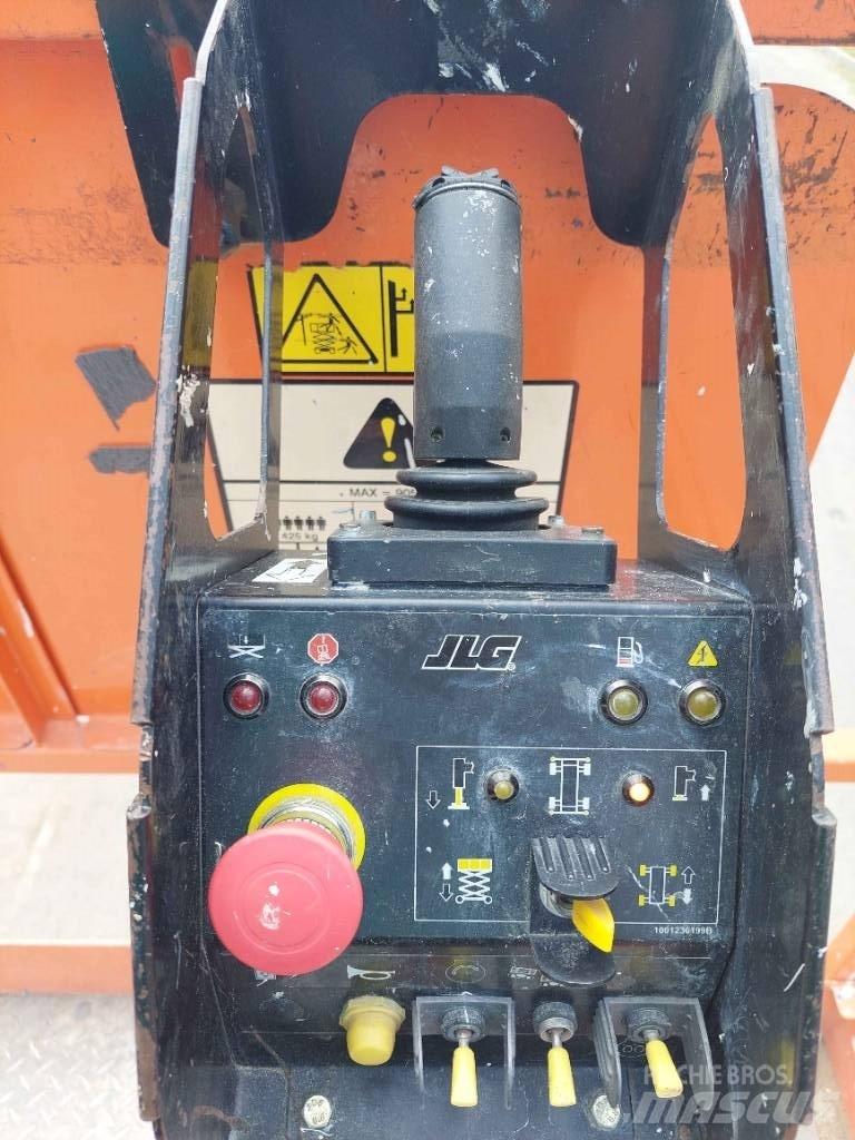 JLG 330 LRT MEGADECK Elevadores de tesoura
