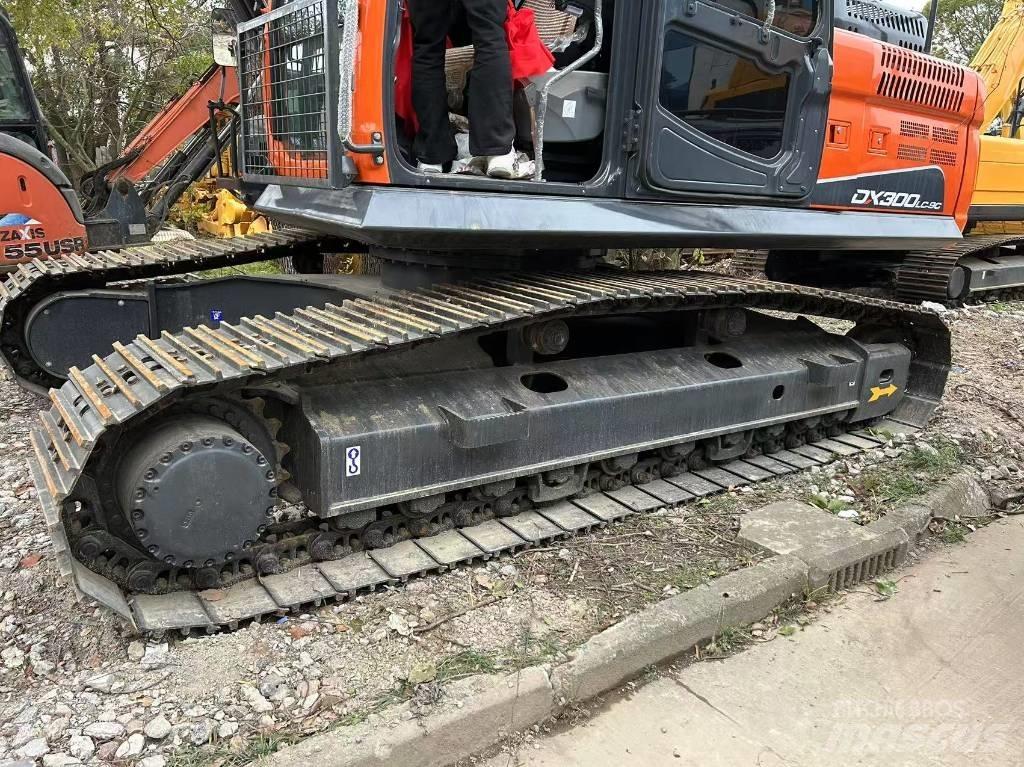 Doosan DX 300 Escavadoras de rastos