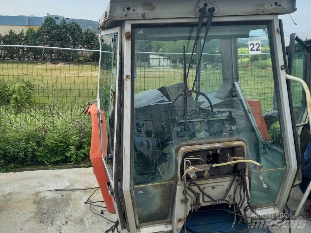 Massey Ferguson 3080 Cabines e interior