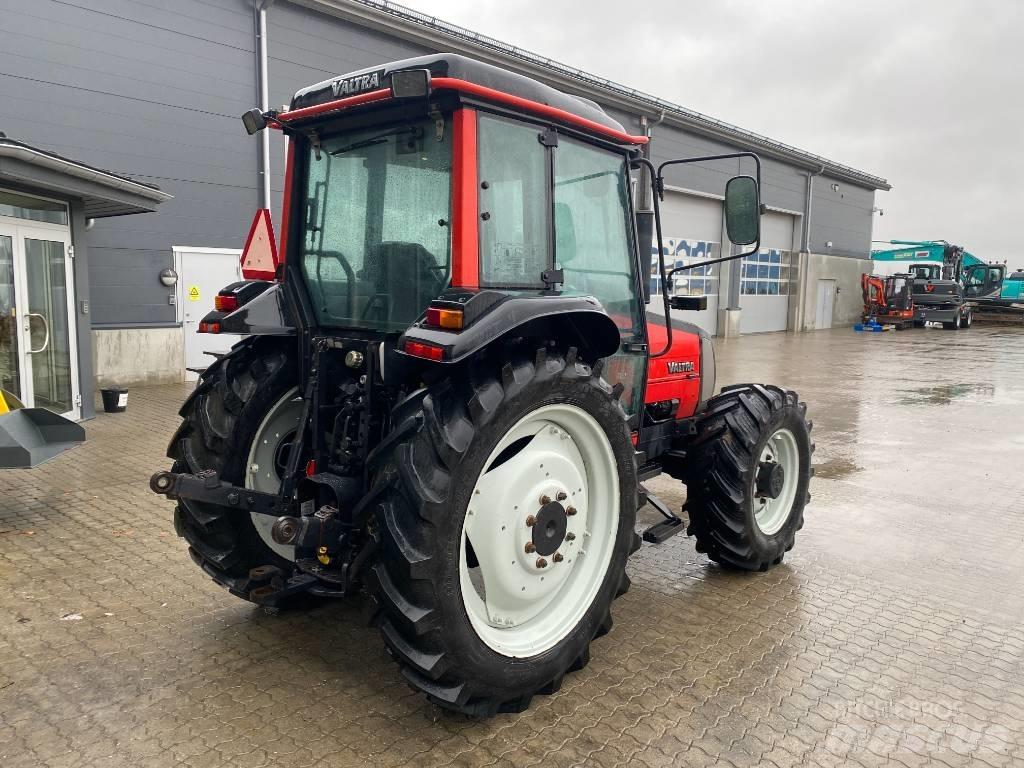Valtra 700-4 Tratores Agrícolas usados