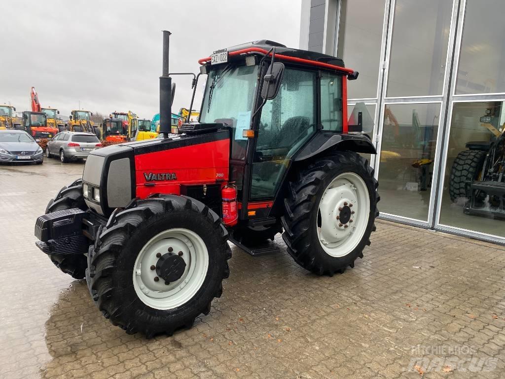 Valtra 700-4 Tratores Agrícolas usados