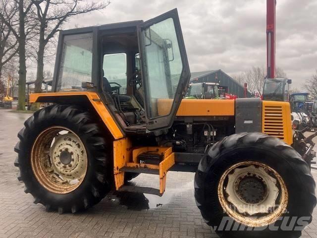 Renault 145-14 Tratores Agrícolas usados