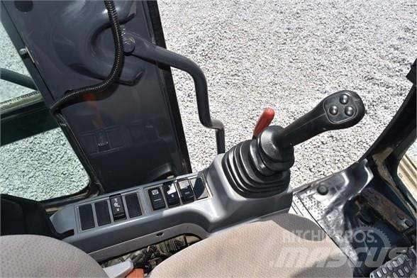 Hitachi ZX 135 Escavadoras de rastos