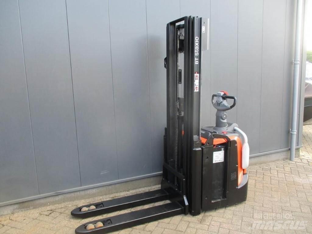 Toyota SPE 120L Empilhador para operador externo
