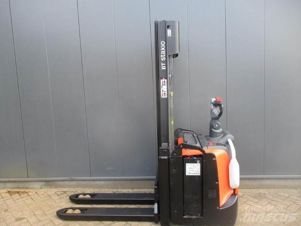 Toyota SPE 120L Empilhador para operador externo