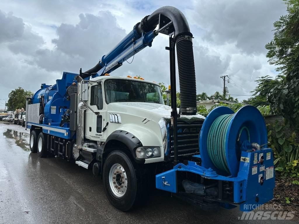 Mack GU713 Camiões Aspiradores Combi