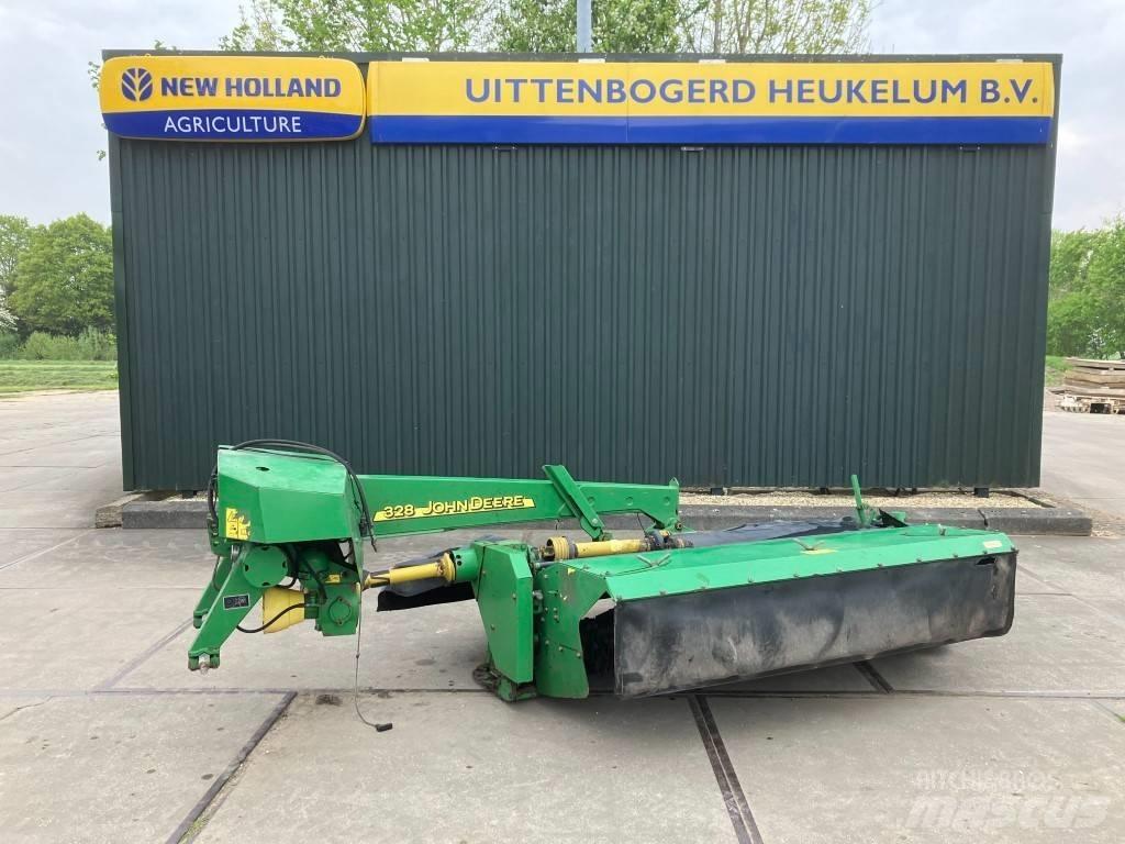 John Deere 328 Gadanheiras