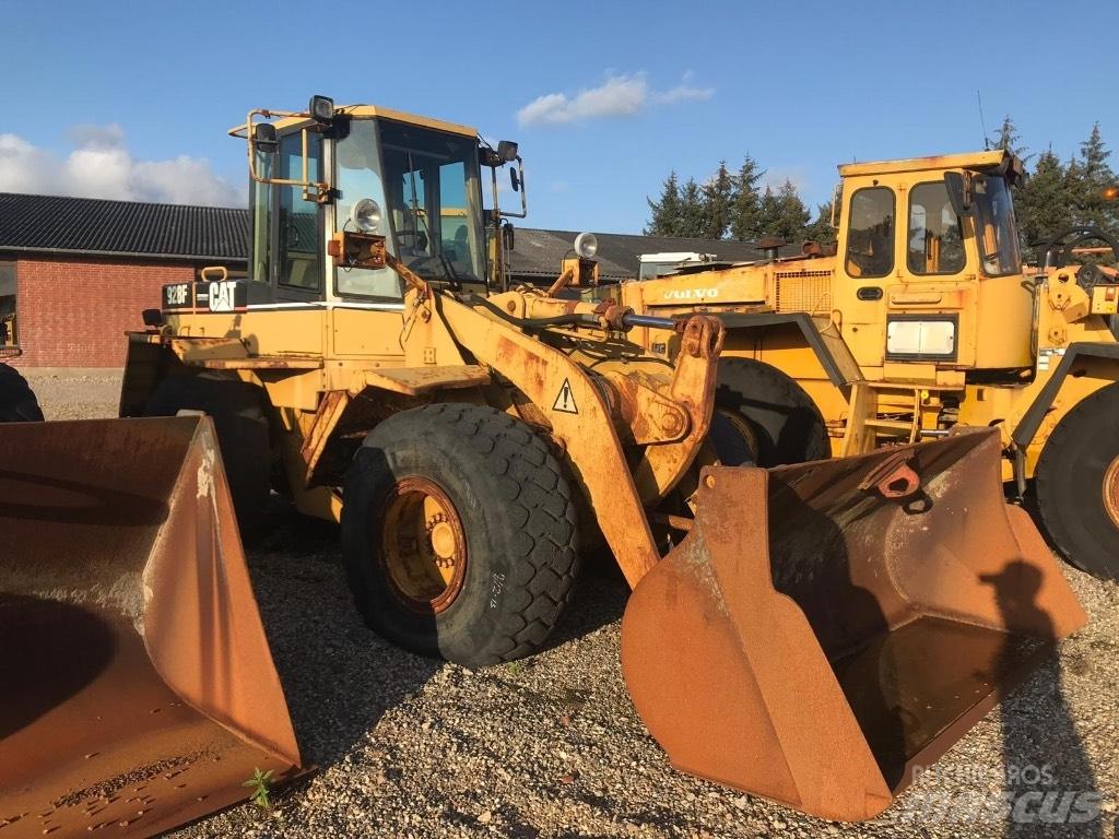 CAT 928F Pás carregadoras de rodas