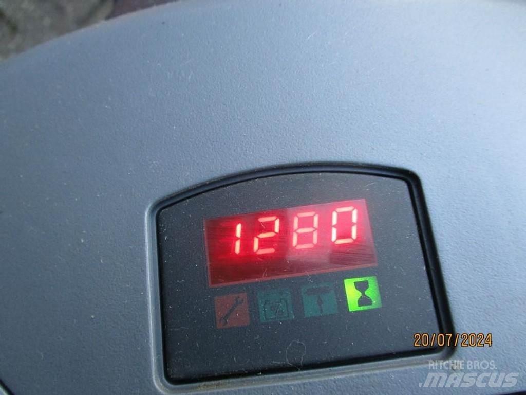 BT SWE 080L Empilhador para operador externo