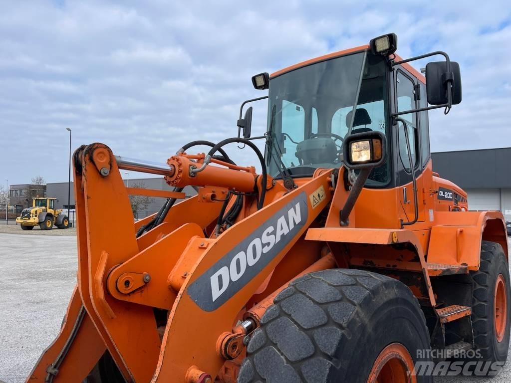Doosan DL 200 Pás carregadoras de rodas