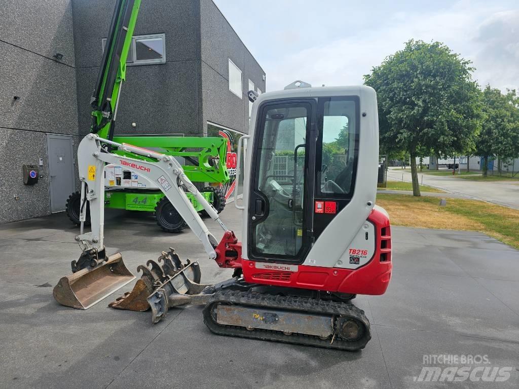 Takeuchi TB 216 Mini Escavadoras <7t