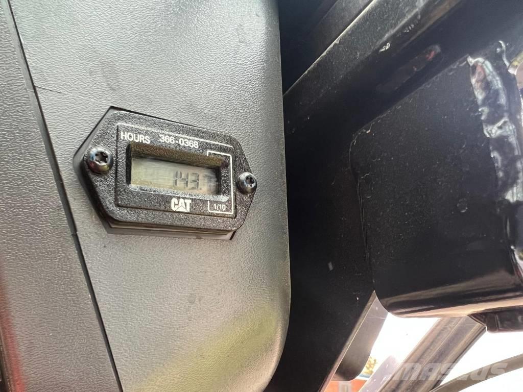 CAT 216 B 3 Carregadoras de direcção deslizante