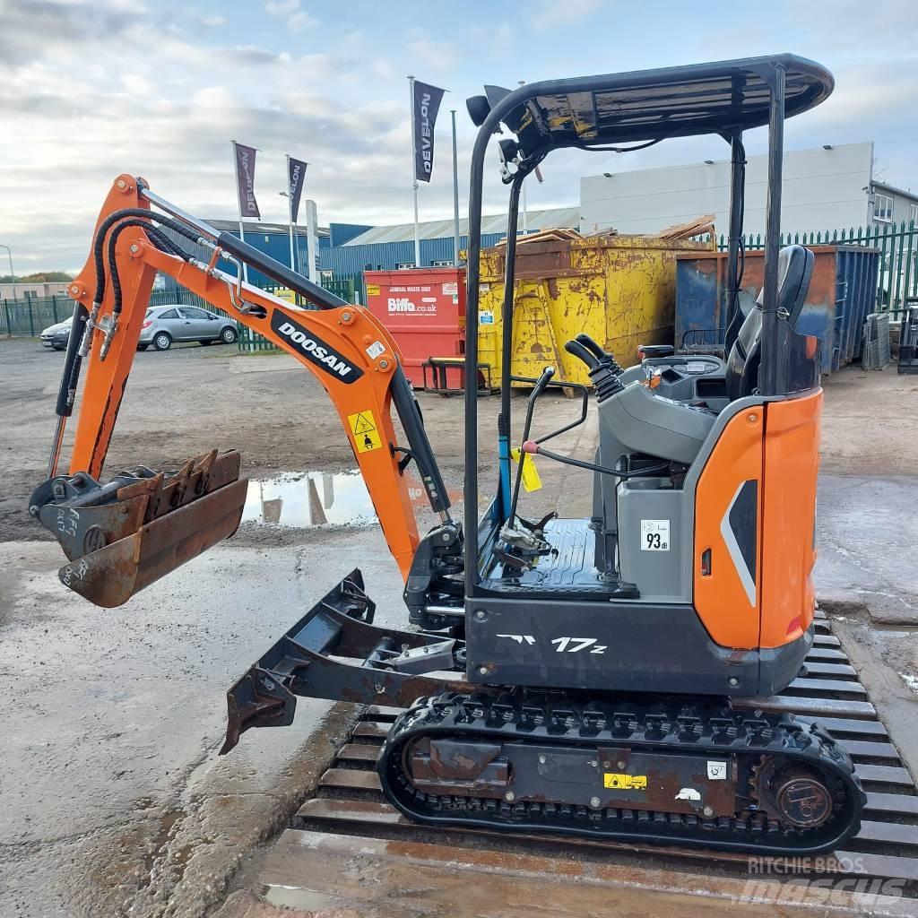 Doosan DX 17 Escavadoras de rodas