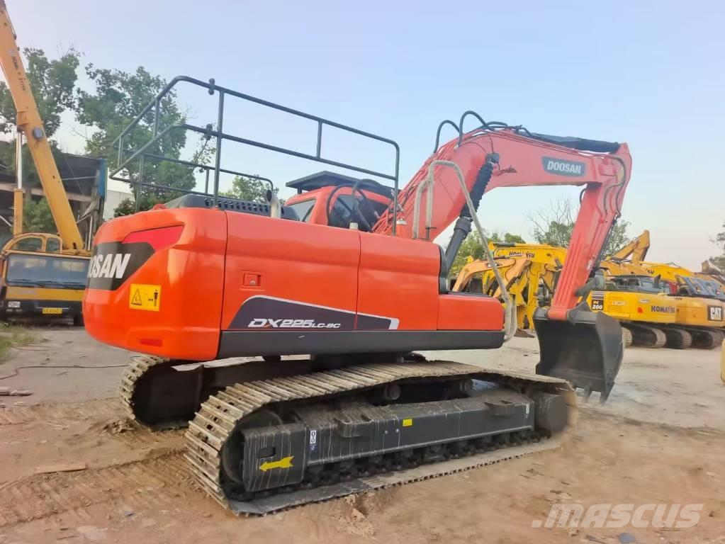 Doosan DX 225LCA Escavadoras de rastos