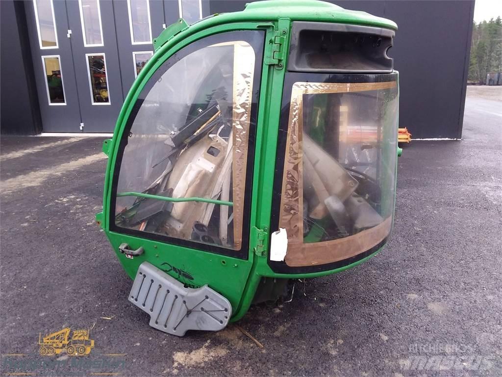 John Deere 1910e Cabines e interior
