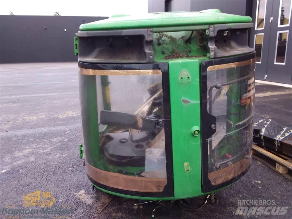 John Deere 1910e Cabines e interior