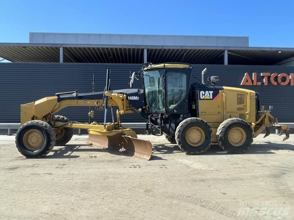 CAT 140 M2 Equipamento para triagem