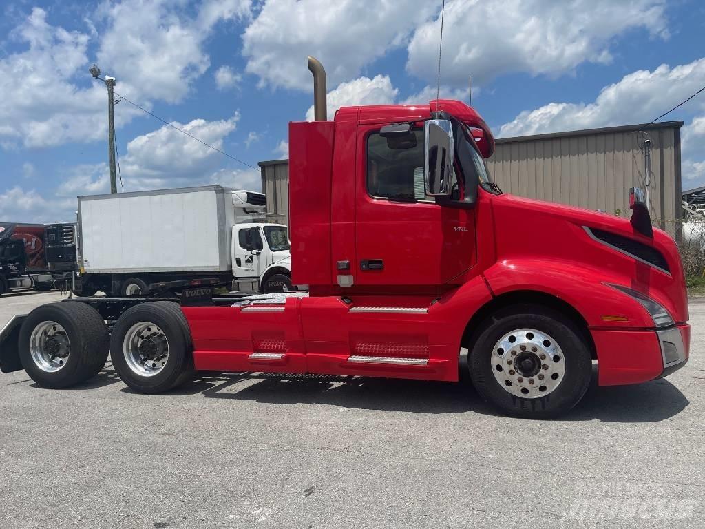 Volvo VNL64T300 Tractores (camiões)