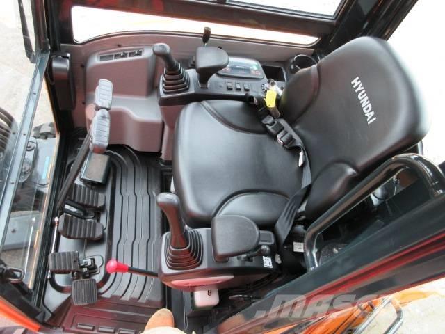 Hyundai R25Z-9 AK Mini Escavadoras <7t