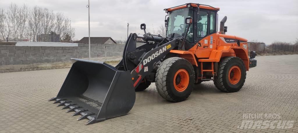 Doosan DL 280-5 Pás carregadoras de rodas