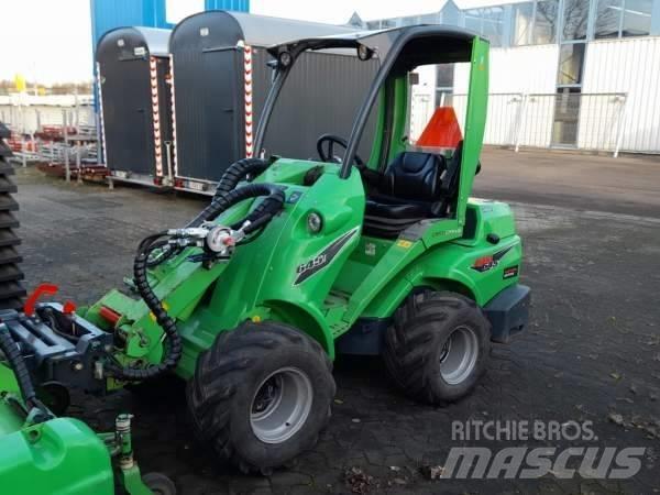 Avant 645 i Carregadoras de direcção deslizante
