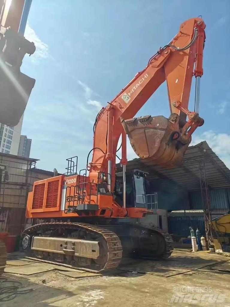 Hitachi EX 1200 Escavadoras de rastos