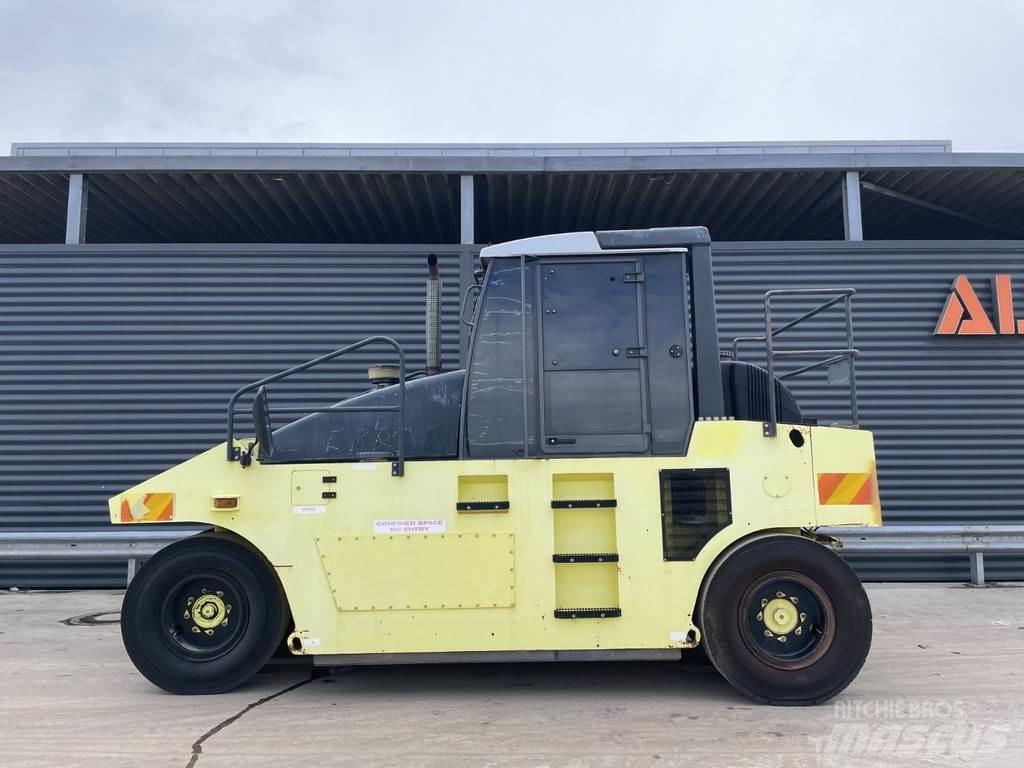 Ammann AP 240 Cilindros Compactadores de pneus