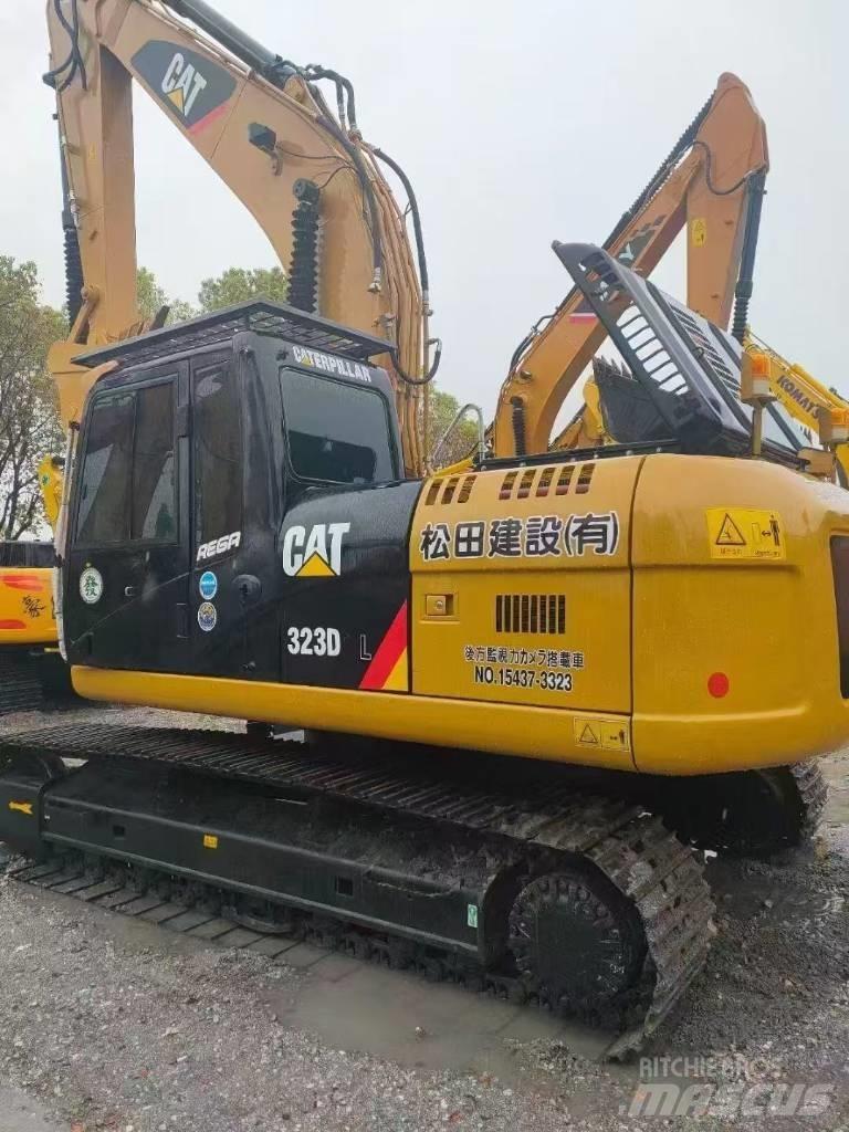 CAT 323D2 Escavadoras de rastos