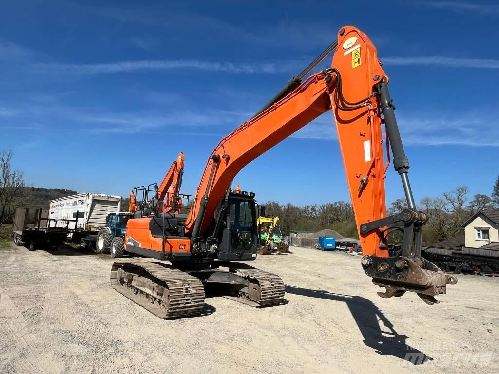 Doosan DX 225 Escavadoras de rastos