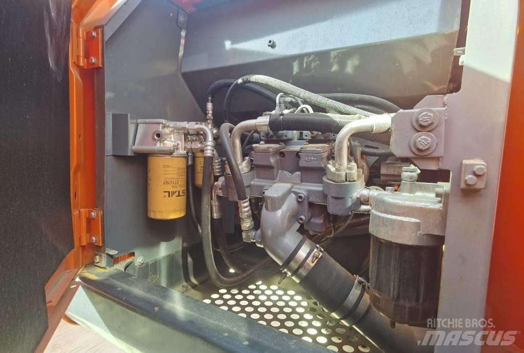 Hitachi ZX 210 Escavadoras de rastos