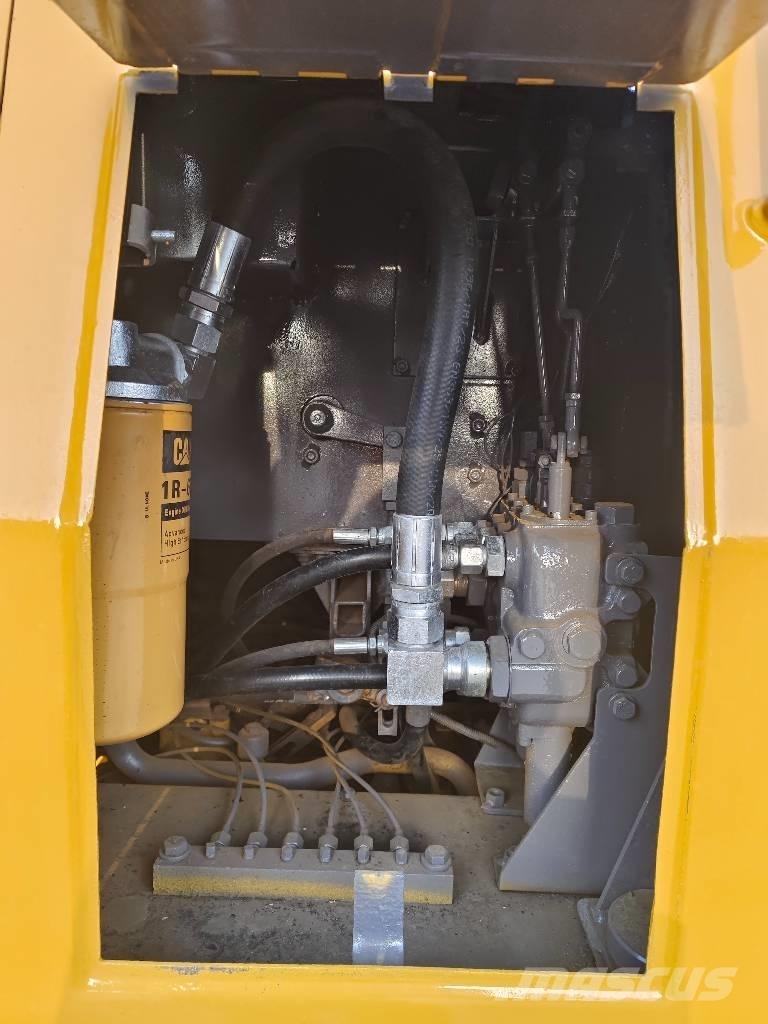 CAT D 5 K Dozers - Tratores rastos