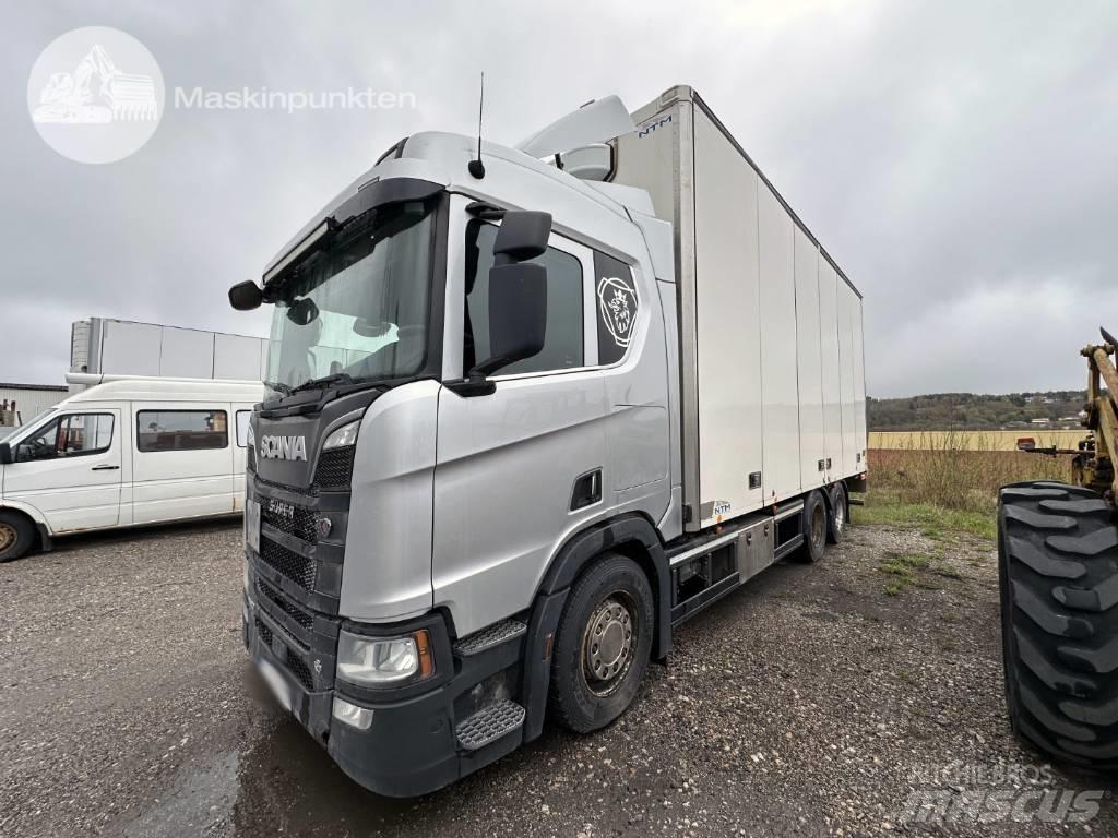 Scania R 520 Camiões de caixa fechada