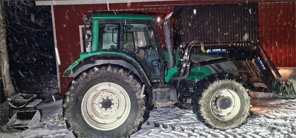Valtra T182 Tratores Agrícolas usados
