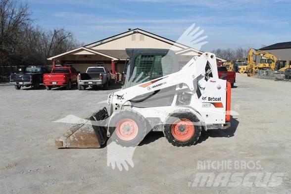 Bobcat S590 Carregadoras de direcção deslizante