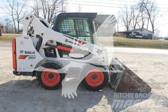 Bobcat S590 Carregadoras de direcção deslizante